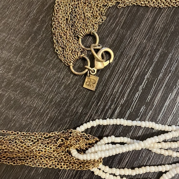 Banana Republic beaded necklace. Excellent condition. Approx. 18 inches - Picture 3 of 11